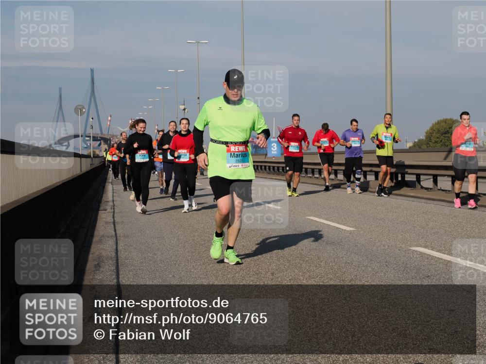 03.10.2025 - Köhlbrandbrückenlauf Fabian Wolf http://msf.ph/oto/9064765 03.10.2025 10:07:55 Position 3 2525, 3 meine-sportfotos.de