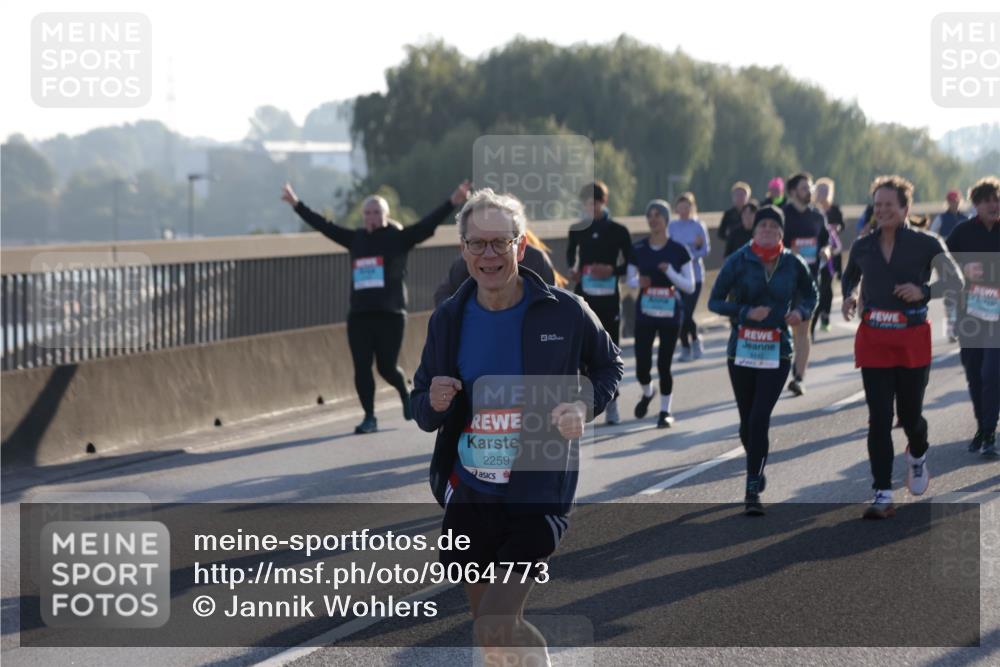 03.10.2025 - Köhlbrandbrückenlauf Jannik Wohlers http://msf.ph/oto/9064773 03.10.2025 09:25:39 Position 3 2259 meine-sportfotos.de