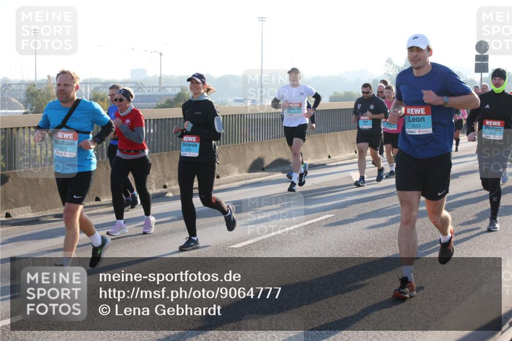 03.10.2025 - Köhlbrandbrückenlauf Lena Gebhardt http://msf.ph/oto/9064777 03.10.2025 09:21:49 Position 1 3229, 1979, 3653, 1833 meine-sportfotos.de