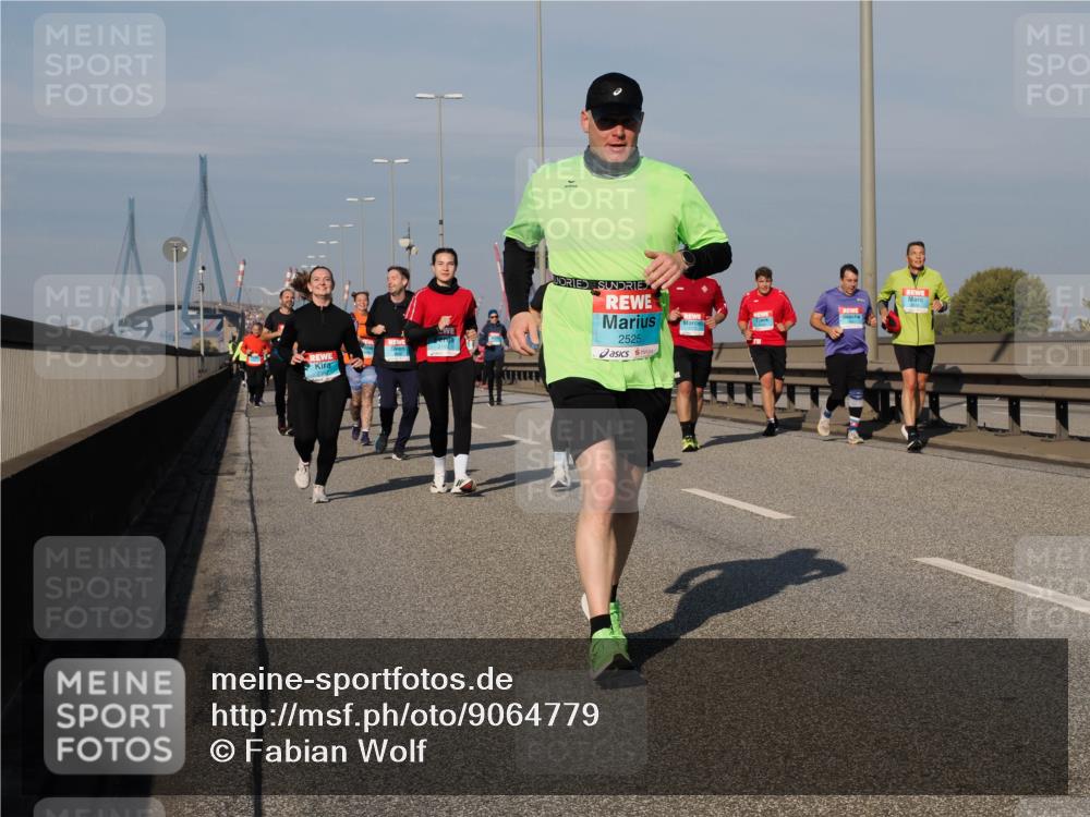 03.10.2025 - Köhlbrandbrückenlauf Fabian Wolf http://msf.ph/oto/9064779 03.10.2025 10:07:56 Position 3 2525 meine-sportfotos.de