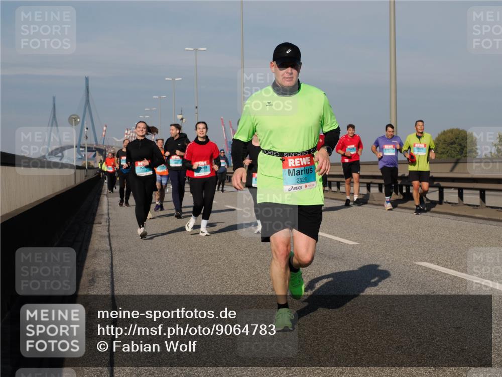 03.10.2025 - Köhlbrandbrückenlauf Fabian Wolf http://msf.ph/oto/9064783 03.10.2025 10:07:56 Position 3 2525 meine-sportfotos.de