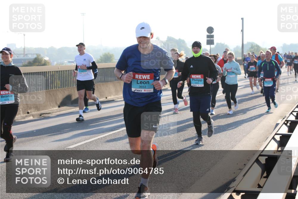 03.10.2025 - Köhlbrandbrückenlauf Lena Gebhardt http://msf.ph/oto/9064785 03.10.2025 09:21:49 Position 1 1979, 3653, 1833 meine-sportfotos.de