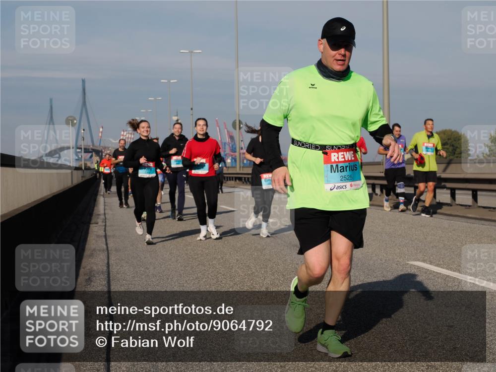 03.10.2025 - Köhlbrandbrückenlauf Fabian Wolf http://msf.ph/oto/9064792 03.10.2025 10:07:57 Position 3 2525 meine-sportfotos.de