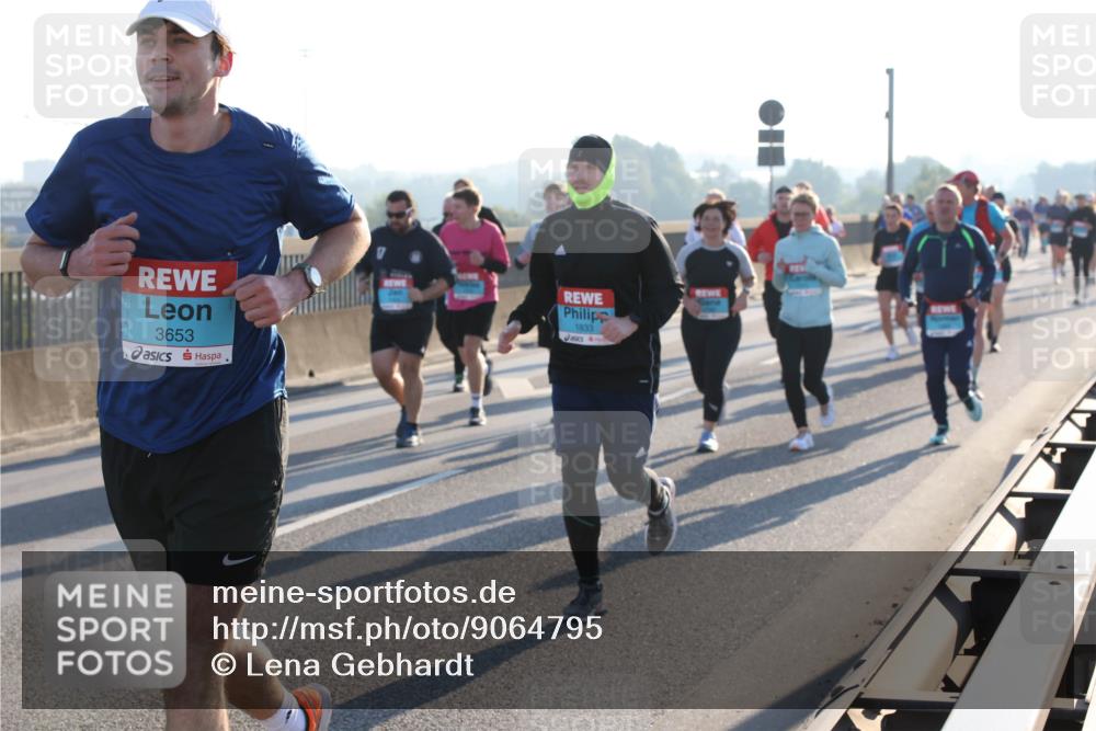 03.10.2025 - Köhlbrandbrückenlauf Lena Gebhardt http://msf.ph/oto/9064795 03.10.2025 09:21:50 Position 1 3653, 1833 meine-sportfotos.de