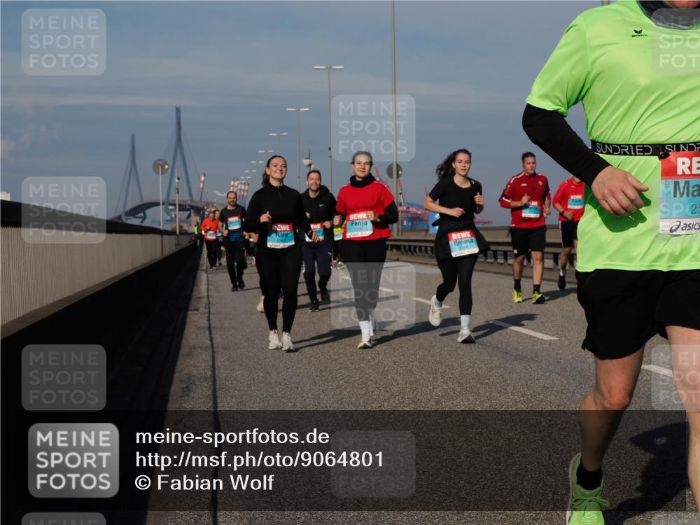 03.10.2025 - Köhlbrandbrückenlauf Fabian Wolf http://msf.ph/oto/9064801 03.10.2025 10:07:57 Position 3 2106, 25 meine-sportfotos.de