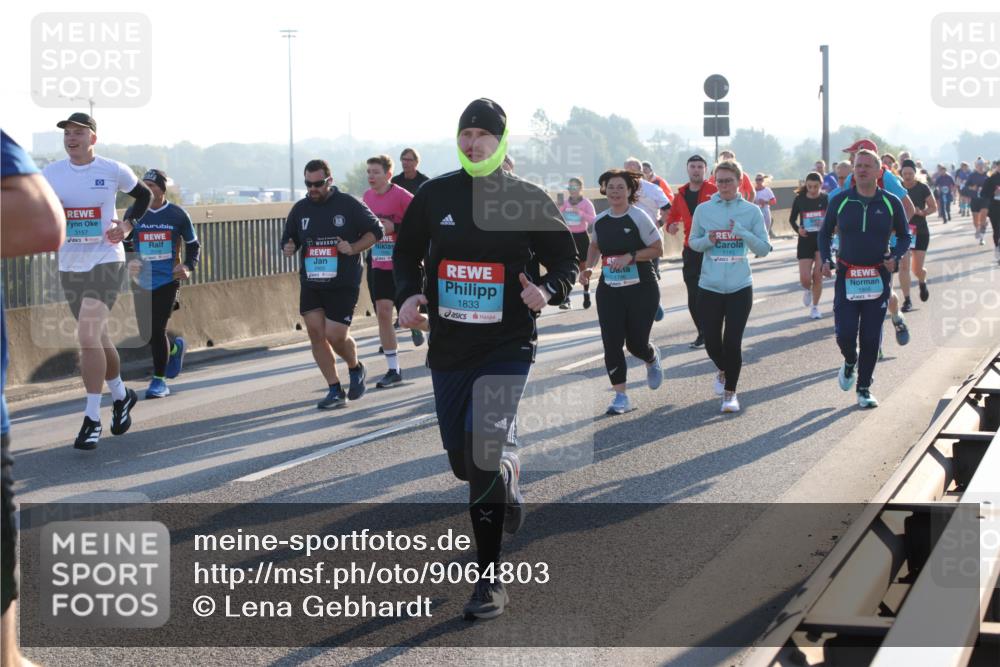 03.10.2025 - Köhlbrandbrückenlauf Lena Gebhardt http://msf.ph/oto/9064803 03.10.2025 09:21:50 Position 1 3157, 2905, 1833, 1745 meine-sportfotos.de