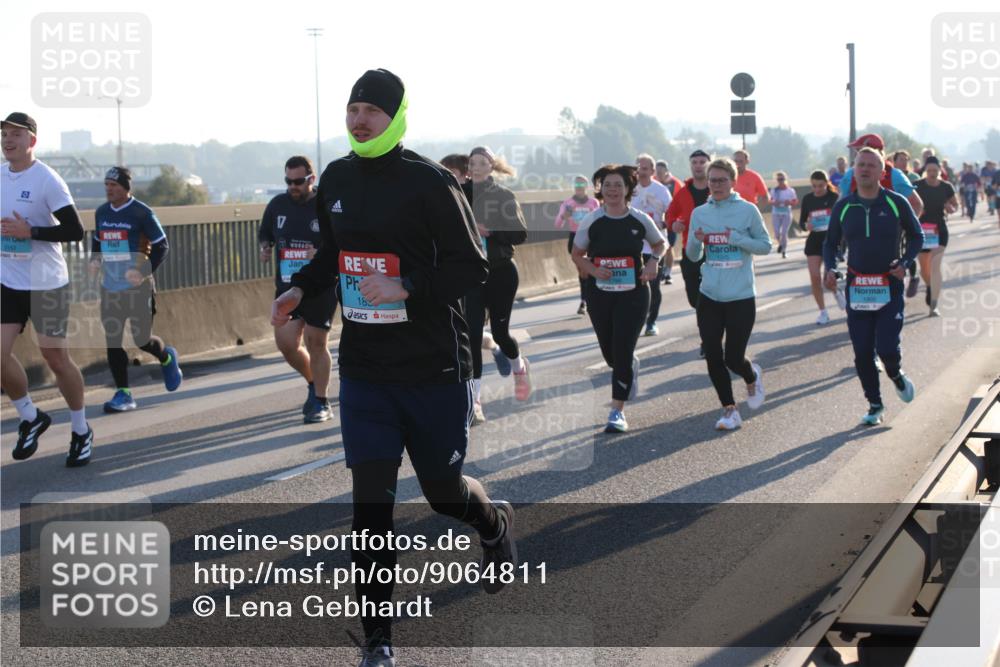 03.10.2025 - Köhlbrandbrückenlauf Lena Gebhardt http://msf.ph/oto/9064811 03.10.2025 09:21:51 Position 1 3157, 2444, 0, 18, 1745 meine-sportfotos.de