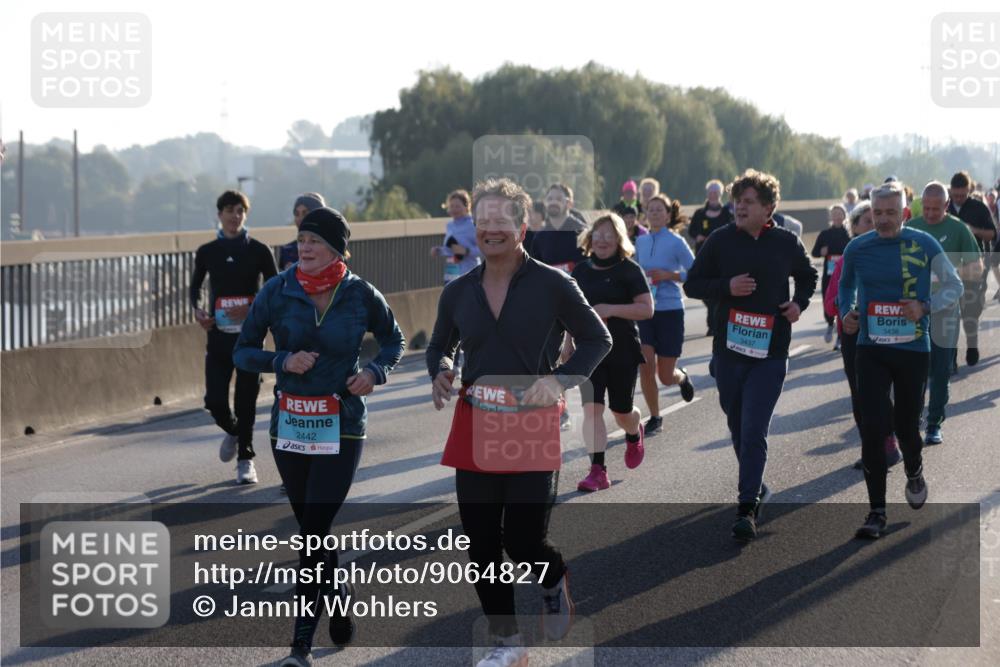 03.10.2025 - Köhlbrandbrückenlauf Jannik Wohlers http://msf.ph/oto/9064827 03.10.2025 09:25:42 Position 3 2442, 3437, 3438 meine-sportfotos.de