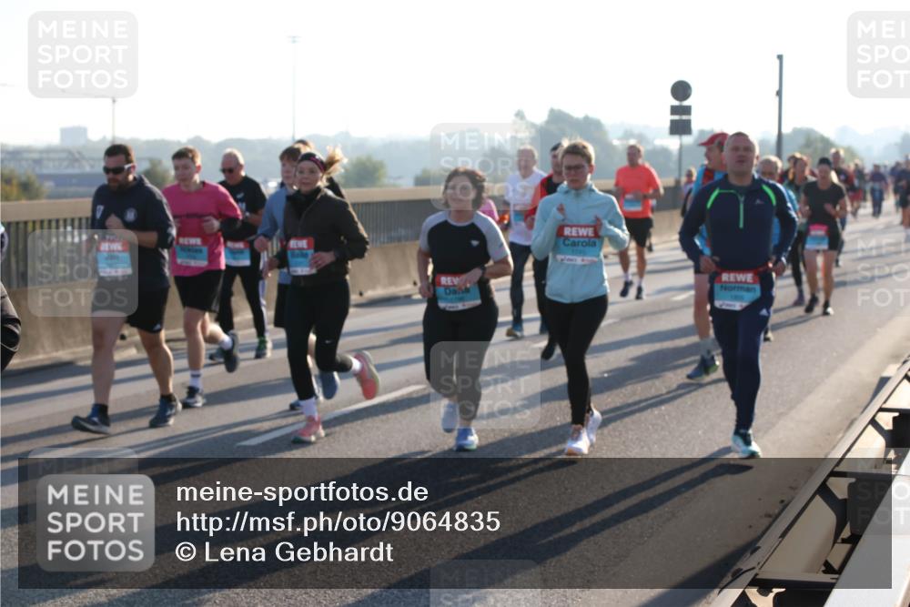 03.10.2025 - Köhlbrandbrückenlauf Lena Gebhardt http://msf.ph/oto/9064835 03.10.2025 09:21:52 Position 1  meine-sportfotos.de