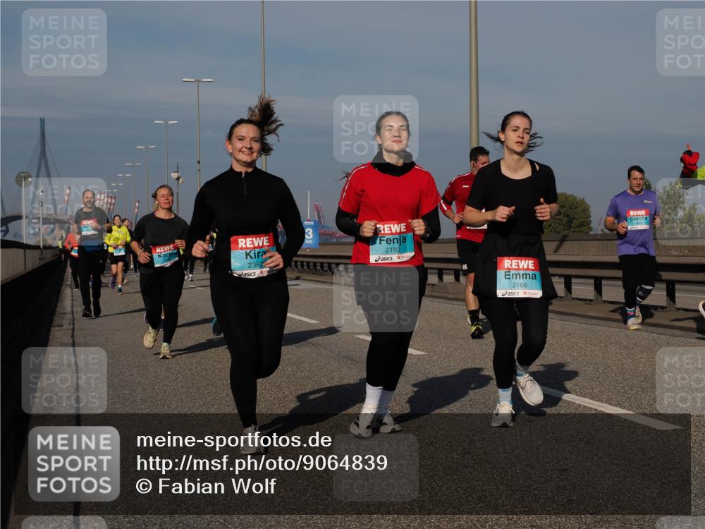 03.10.2025 - Köhlbrandbrückenlauf Fabian Wolf http://msf.ph/oto/9064839 03.10.2025 10:07:59 Position 3 3, 2352, 2192, 2166, 3483 meine-sportfotos.de