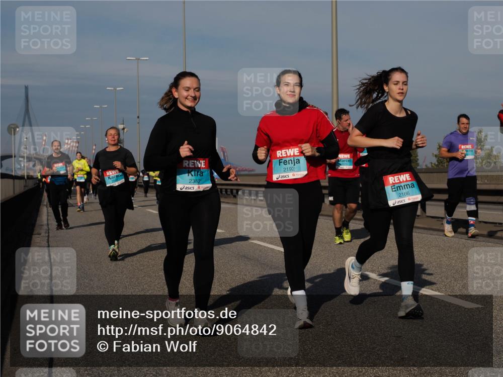03.10.2025 - Köhlbrandbrückenlauf Fabian Wolf http://msf.ph/oto/9064842 03.10.2025 10:07:59 Position 3 2352, 2192, 2166 meine-sportfotos.de
