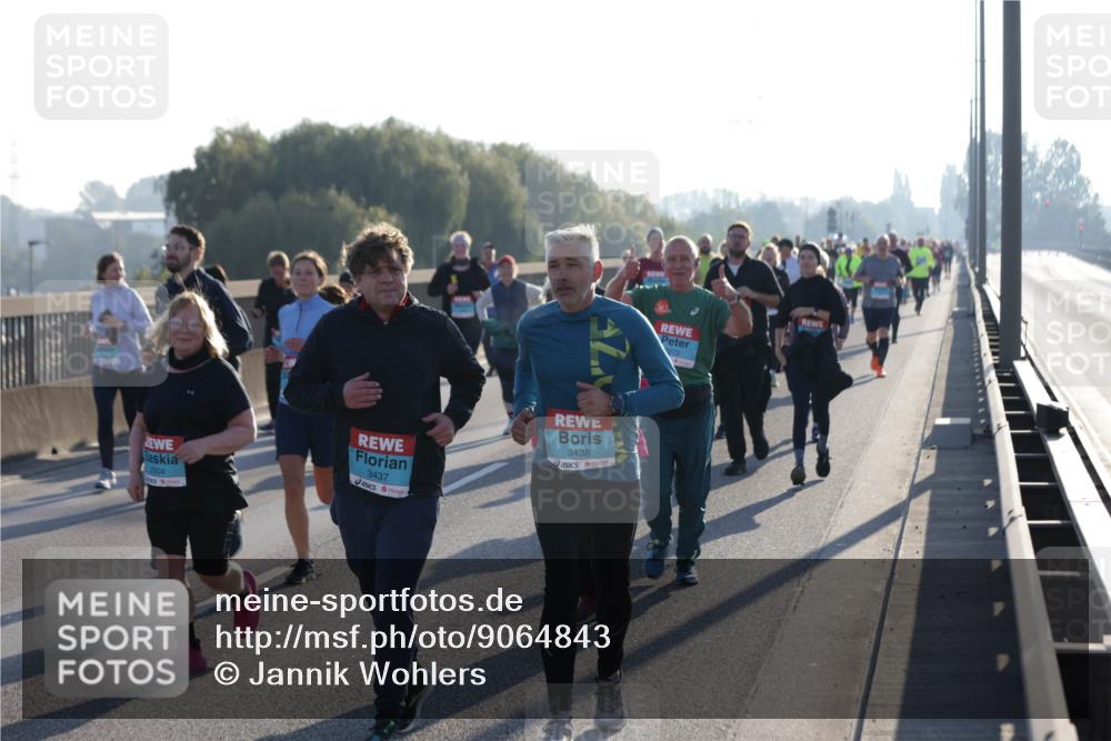 03.10.2025 - Köhlbrandbrückenlauf Jannik Wohlers http://msf.ph/oto/9064843 03.10.2025 09:25:43 Position 3 2504, 3437, 3438 meine-sportfotos.de