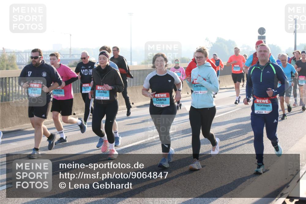 03.10.2025 - Köhlbrandbrückenlauf Lena Gebhardt http://msf.ph/oto/9064847 03.10.2025 09:21:52 Position 1 17, 2905, 1755, 3191, 1796, 1745, 1805 meine-sportfotos.de