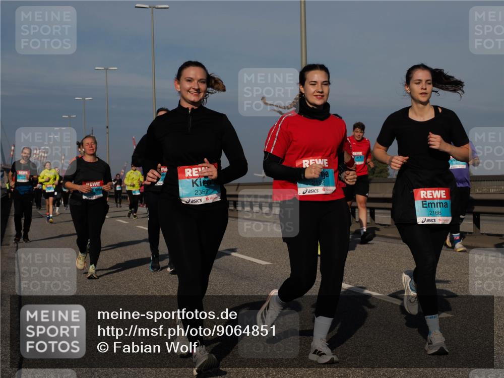 03.10.2025 - Köhlbrandbrückenlauf Fabian Wolf http://msf.ph/oto/9064851 03.10.2025 10:08:00 Position 3 0, 2352, 2166 meine-sportfotos.de