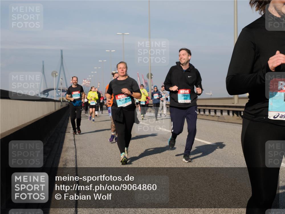 03.10.2025 - Köhlbrandbrückenlauf Fabian Wolf http://msf.ph/oto/9064860 03.10.2025 10:08:01 Position 3 2586 meine-sportfotos.de