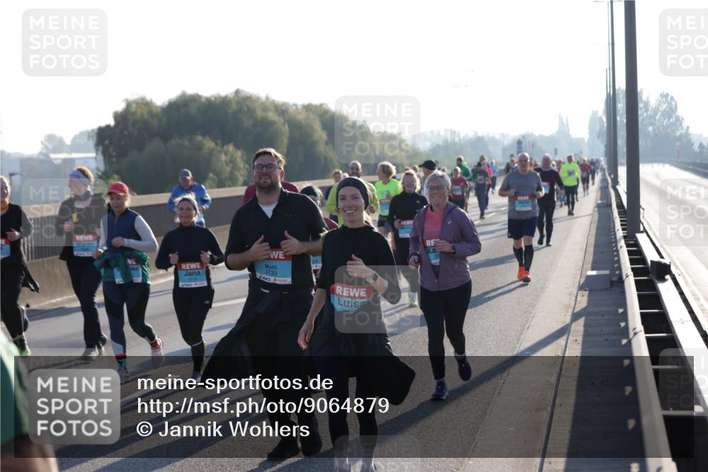 03.10.2025 - Köhlbrandbrückenlauf Jannik Wohlers http://msf.ph/oto/9064879 03.10.2025 09:25:47 Position 3 14, 1819, 3733 meine-sportfotos.de