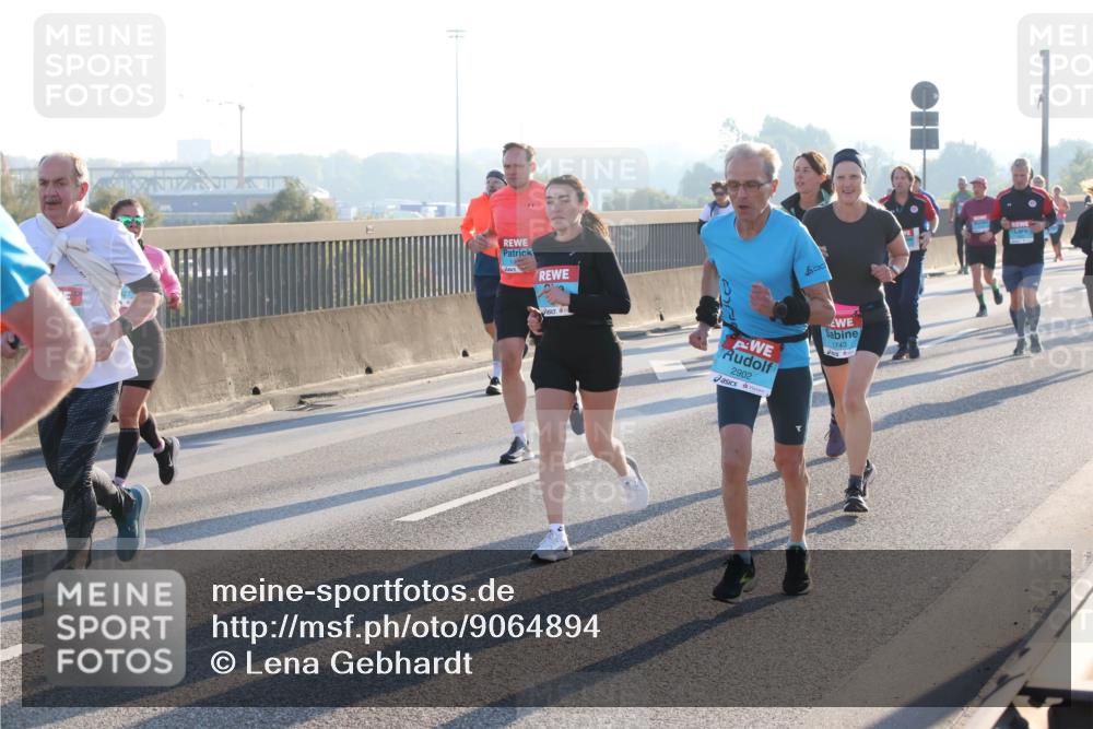 03.10.2025 - Köhlbrandbrückenlauf Lena Gebhardt http://msf.ph/oto/9064894 03.10.2025 09:21:55 Position 1 600, 2902, 1743 meine-sportfotos.de