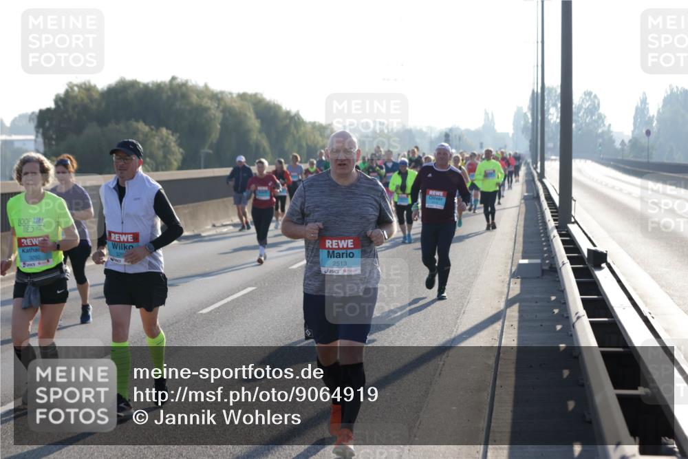 03.10.2025 - Köhlbrandbrückenlauf Jannik Wohlers http://msf.ph/oto/9064919 03.10.2025 09:25:52 Position 3 3292, 329, 2513 meine-sportfotos.de