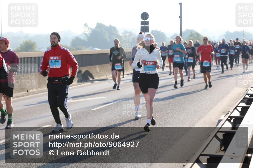 03.10.2025 - Köhlbrandbrückenlauf Lena Gebhardt http://msf.ph/oto/9064927 03.10.2025 09:22:00 Position 1 3216, 3723 meine-sportfotos.de
