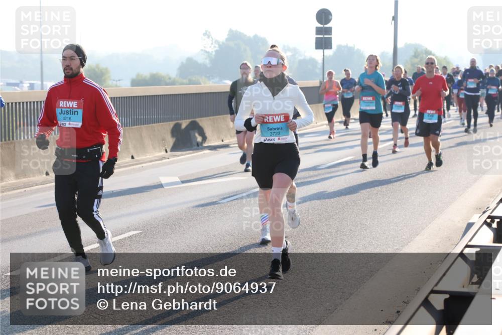 03.10.2025 - Köhlbrandbrückenlauf Lena Gebhardt http://msf.ph/oto/9064937 03.10.2025 09:22:01 Position 1 3216, 3723 meine-sportfotos.de