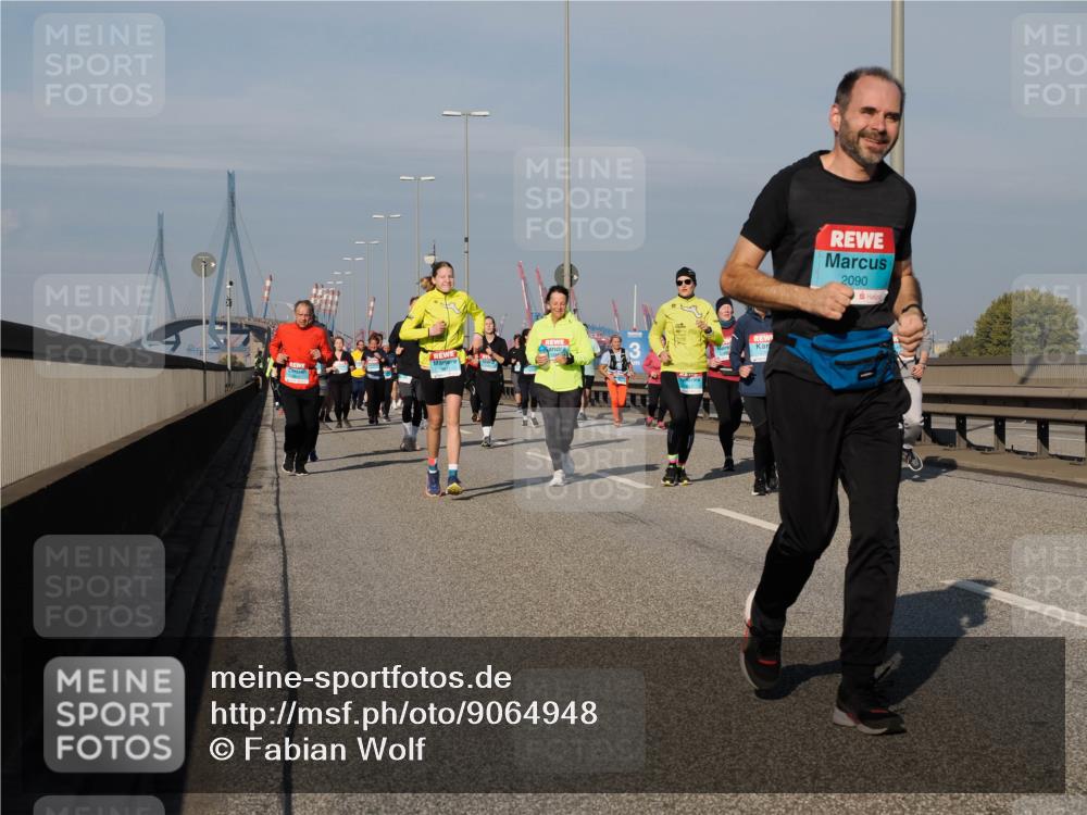 03.10.2025 - Köhlbrandbrückenlauf Fabian Wolf http://msf.ph/oto/9064948 03.10.2025 10:08:06 Position 3 2090 meine-sportfotos.de