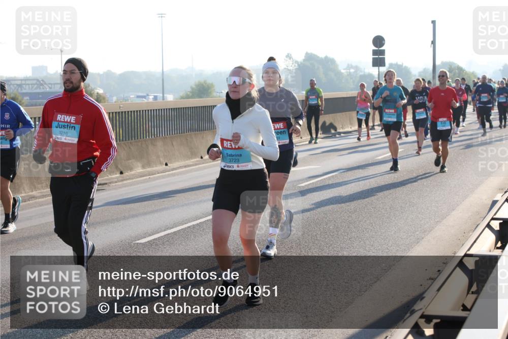 03.10.2025 - Köhlbrandbrückenlauf Lena Gebhardt http://msf.ph/oto/9064951 03.10.2025 09:22:02 Position 1 3216, 3723, 01 meine-sportfotos.de