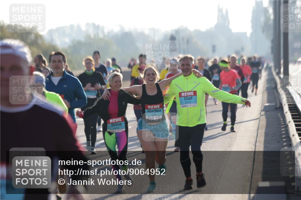 03.10.2025 - Köhlbrandbrückenlauf Jannik Wohlers http://msf.ph/oto/9064952 03.10.2025 09:25:56 Position 3 2419, 2261, 2412 meine-sportfotos.de