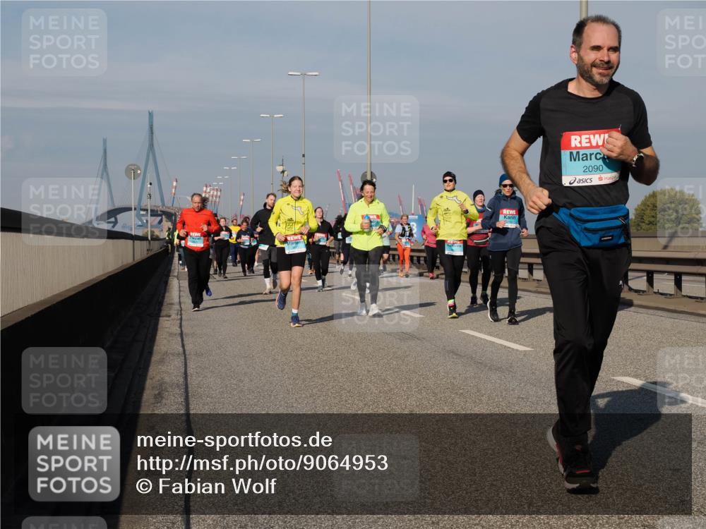 03.10.2025 - Köhlbrandbrückenlauf Fabian Wolf http://msf.ph/oto/9064953 03.10.2025 10:08:06 Position 3 2090 meine-sportfotos.de