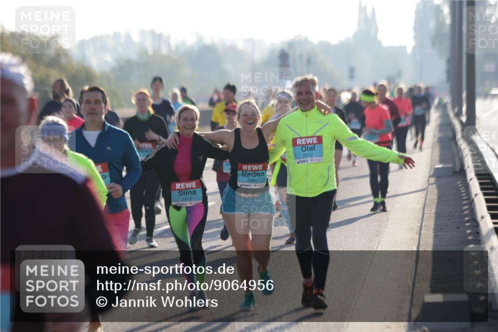 03.10.2025 - Köhlbrandbrückenlauf Jannik Wohlers http://msf.ph/oto/9064956 03.10.2025 09:25:56 Position 3 2419, 2261, 2412 meine-sportfotos.de