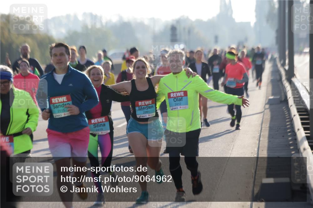03.10.2025 - Köhlbrandbrückenlauf Jannik Wohlers http://msf.ph/oto/9064962 03.10.2025 09:25:57 Position 3 2115, 2419, 2261, 2412 meine-sportfotos.de
