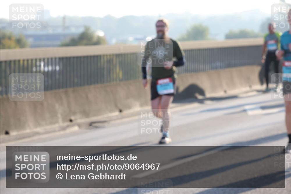03.10.2025 - Köhlbrandbrückenlauf Lena Gebhardt http://msf.ph/oto/9064967 03.10.2025 09:22:04 Position 1  meine-sportfotos.de