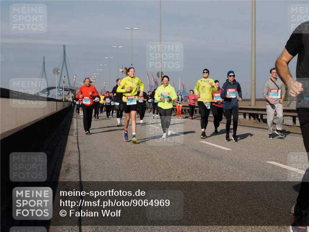 03.10.2025 - Köhlbrandbrückenlauf Fabian Wolf http://msf.ph/oto/9064969 03.10.2025 10:08:07 Position 3  meine-sportfotos.de