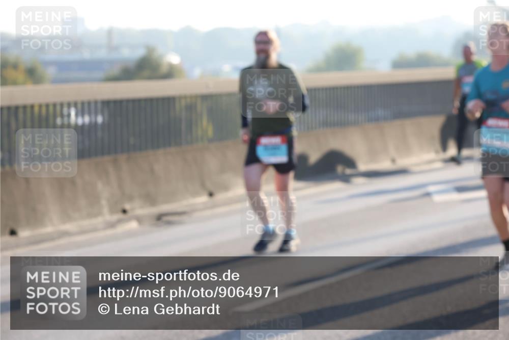 03.10.2025 - Köhlbrandbrückenlauf Lena Gebhardt http://msf.ph/oto/9064971 03.10.2025 09:22:04 Position 1  meine-sportfotos.de