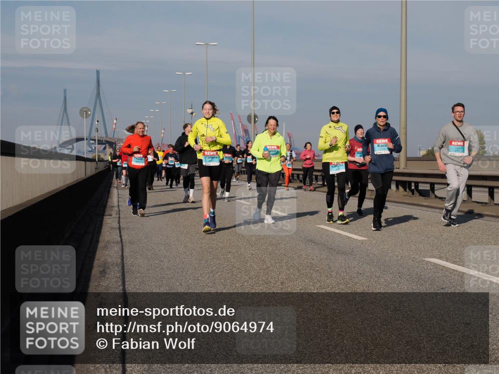 03.10.2025 - Köhlbrandbrückenlauf Fabian Wolf http://msf.ph/oto/9064974 03.10.2025 10:08:07 Position 3  meine-sportfotos.de