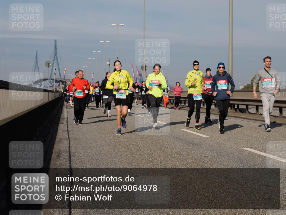03.10.2025 - Köhlbrandbrückenlauf Fabian Wolf http://msf.ph/oto/9064978 03.10.2025 10:08:07 Position 3 3611, 1494, 3771 meine-sportfotos.de