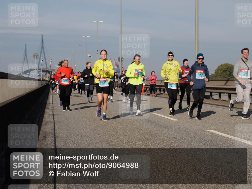 03.10.2025 - Köhlbrandbrückenlauf Fabian Wolf http://msf.ph/oto/9064988 03.10.2025 10:08:08 Position 3 3611, 2752 meine-sportfotos.de