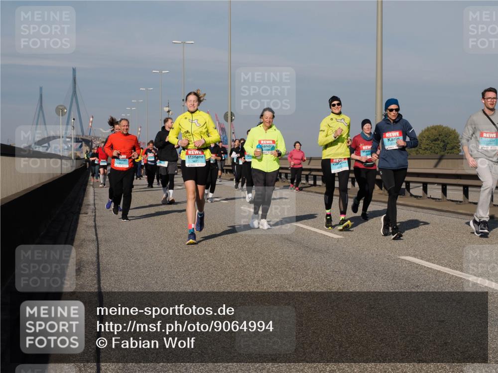 03.10.2025 - Köhlbrandbrückenlauf Fabian Wolf http://msf.ph/oto/9064994 03.10.2025 10:08:08 Position 3 275, 3612, 3771 meine-sportfotos.de