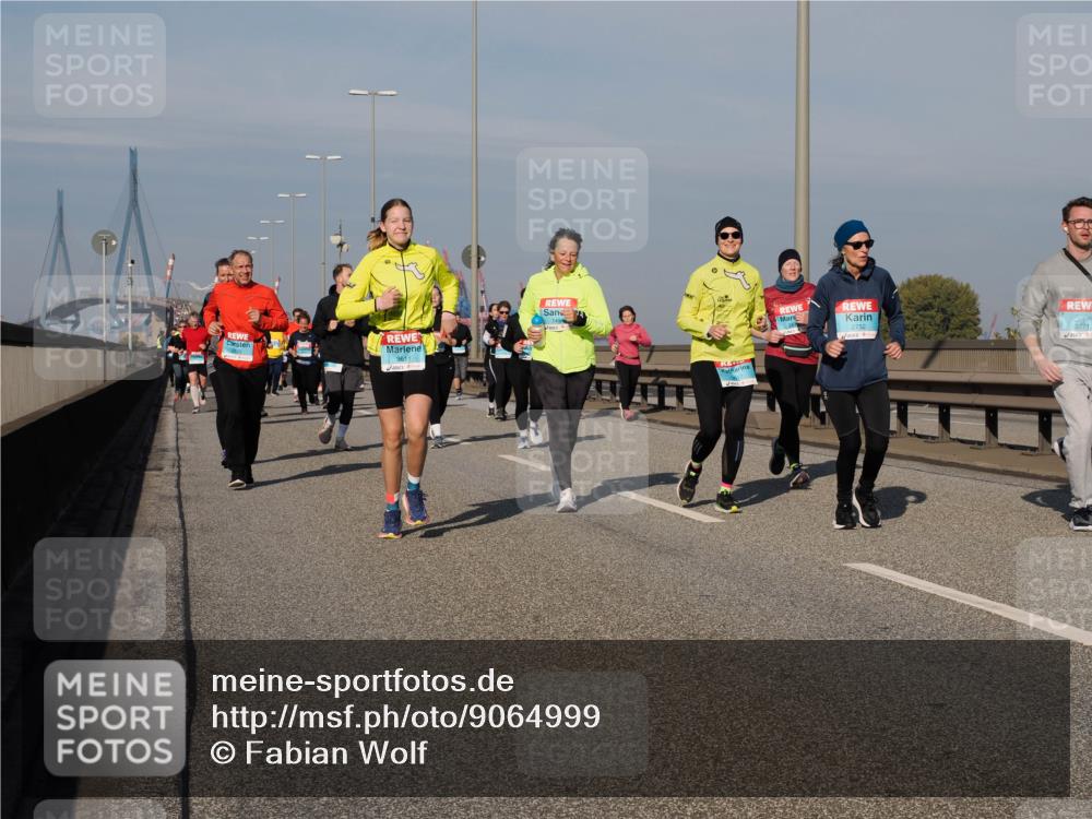 03.10.2025 - Köhlbrandbrückenlauf Fabian Wolf http://msf.ph/oto/9064999 03.10.2025 10:08:08 Position 3 3611, 2752, 3771 meine-sportfotos.de