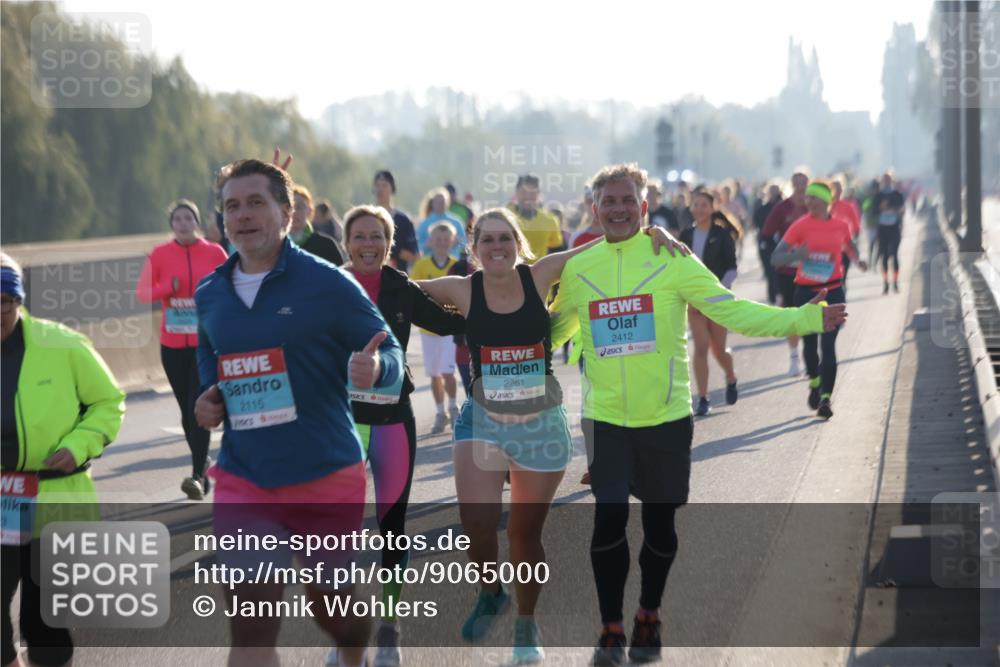 03.10.2025 - Köhlbrandbrückenlauf Jannik Wohlers http://msf.ph/oto/9065000 03.10.2025 09:25:58 Position 3 2115, 2261, 2412 meine-sportfotos.de