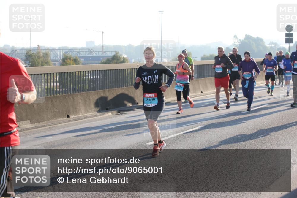 03.10.2025 - Köhlbrandbrückenlauf Lena Gebhardt http://msf.ph/oto/9065001 03.10.2025 09:22:07 Position 1 1771 meine-sportfotos.de