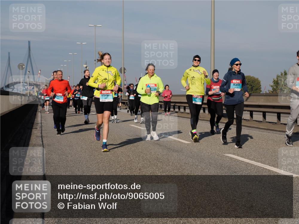 03.10.2025 - Köhlbrandbrückenlauf Fabian Wolf http://msf.ph/oto/9065005 03.10.2025 10:08:08 Position 3 3611, 2752 meine-sportfotos.de
