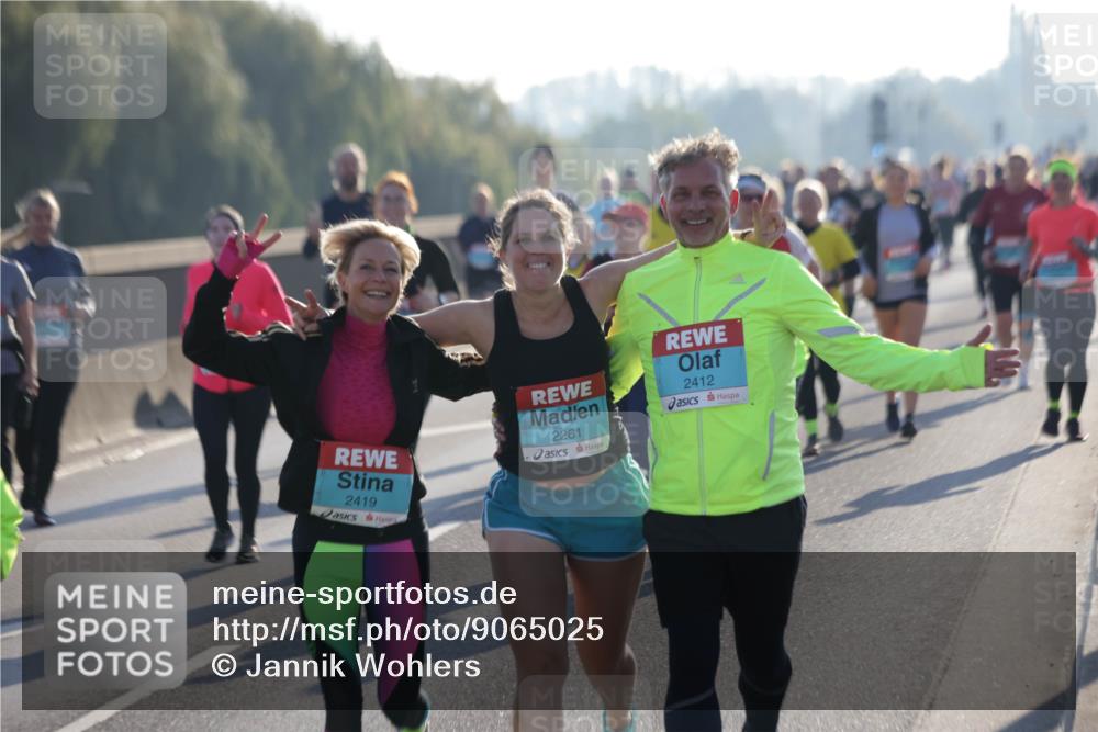 03.10.2025 - Köhlbrandbrückenlauf Jannik Wohlers http://msf.ph/oto/9065025 03.10.2025 09:26:00 Position 3 2419, 2261, 2412 meine-sportfotos.de