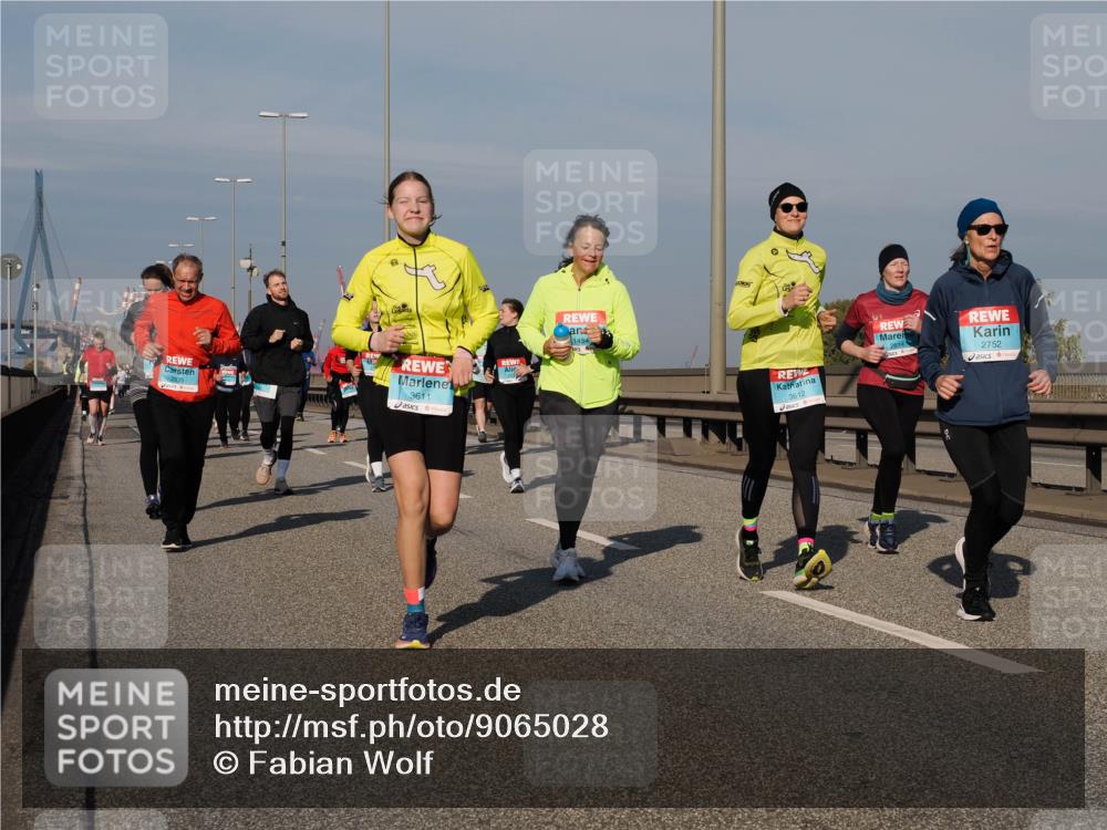 03.10.2025 - Köhlbrandbrückenlauf Fabian Wolf http://msf.ph/oto/9065028 03.10.2025 10:08:09 Position 3 2835, 3611, 1454, 3612, 2752, 2614 meine-sportfotos.de