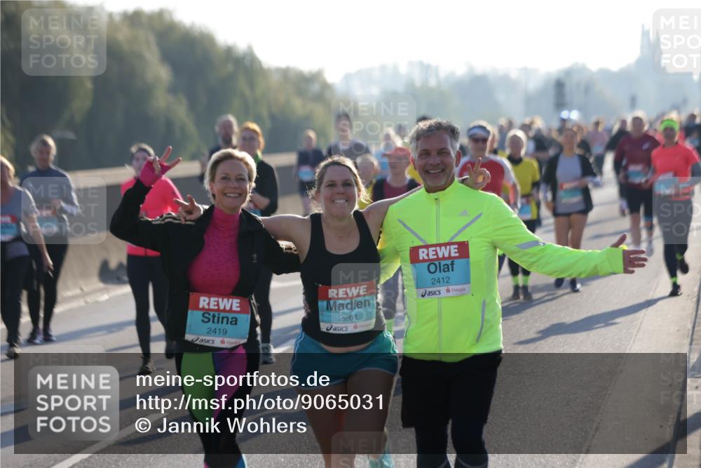 03.10.2025 - Köhlbrandbrückenlauf Jannik Wohlers http://msf.ph/oto/9065031 03.10.2025 09:26:00 Position 3 2419, 2261, 2412 meine-sportfotos.de