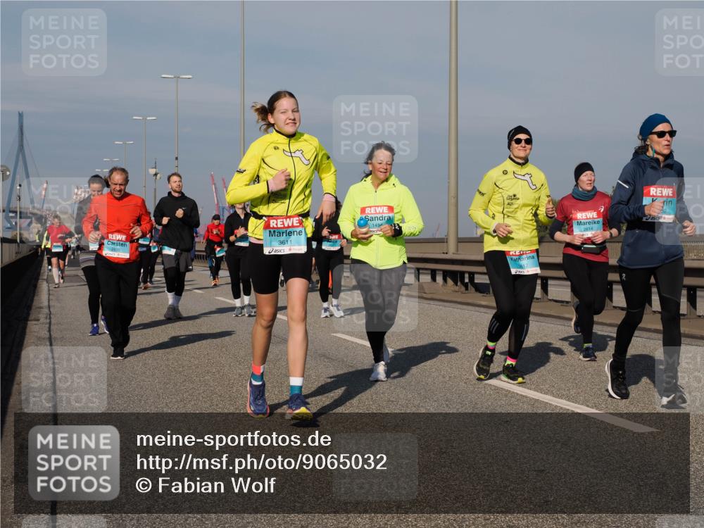 03.10.2025 - Köhlbrandbrückenlauf Fabian Wolf http://msf.ph/oto/9065032 03.10.2025 10:08:10 Position 3 2835, 3611, 1454, 2614 meine-sportfotos.de
