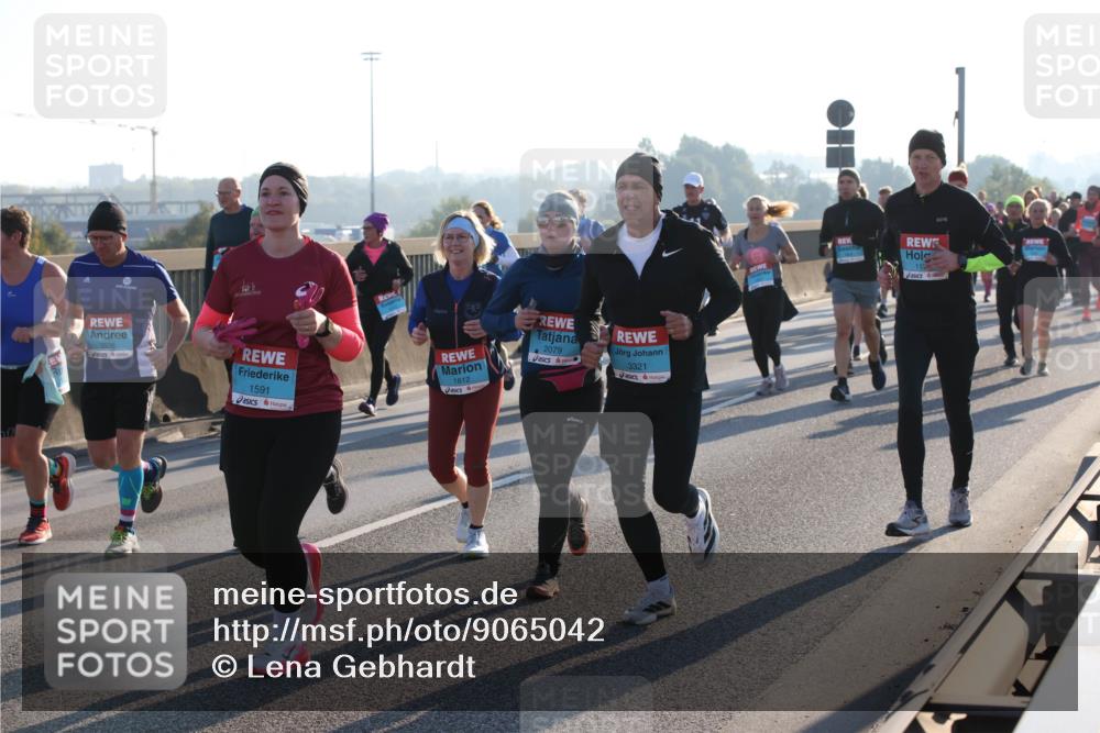 03.10.2025 - Köhlbrandbrückenlauf Lena Gebhardt http://msf.ph/oto/9065042 03.10.2025 09:22:12 Position 1 2079, 3321, 3506, 1591, 1812, 113 meine-sportfotos.de