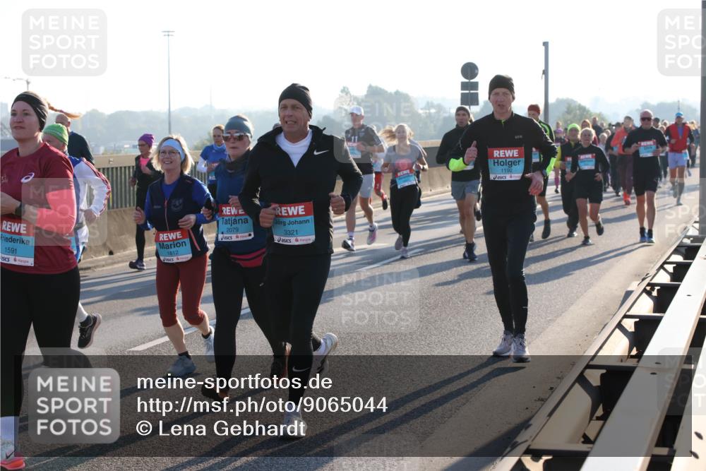 03.10.2025 - Köhlbrandbrückenlauf Lena Gebhardt http://msf.ph/oto/9065044 03.10.2025 09:22:12 Position 1 1591, 1812, 2079, 3321, 1192 meine-sportfotos.de