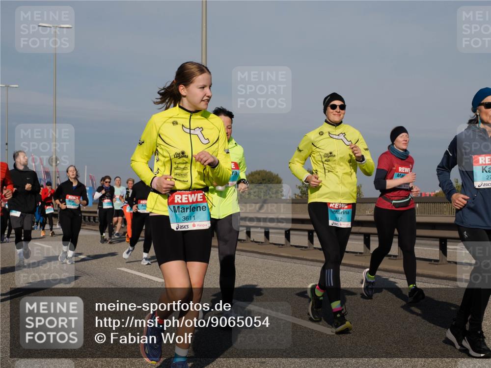 03.10.2025 - Köhlbrandbrückenlauf Fabian Wolf http://msf.ph/oto/9065054 03.10.2025 10:08:11 Position 3 3611, 3612, 27 meine-sportfotos.de