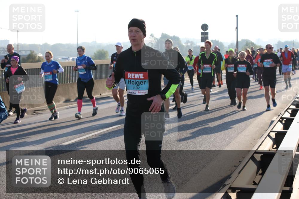 03.10.2025 - Köhlbrandbrückenlauf Lena Gebhardt http://msf.ph/oto/9065065 03.10.2025 09:22:13 Position 1 1192 meine-sportfotos.de