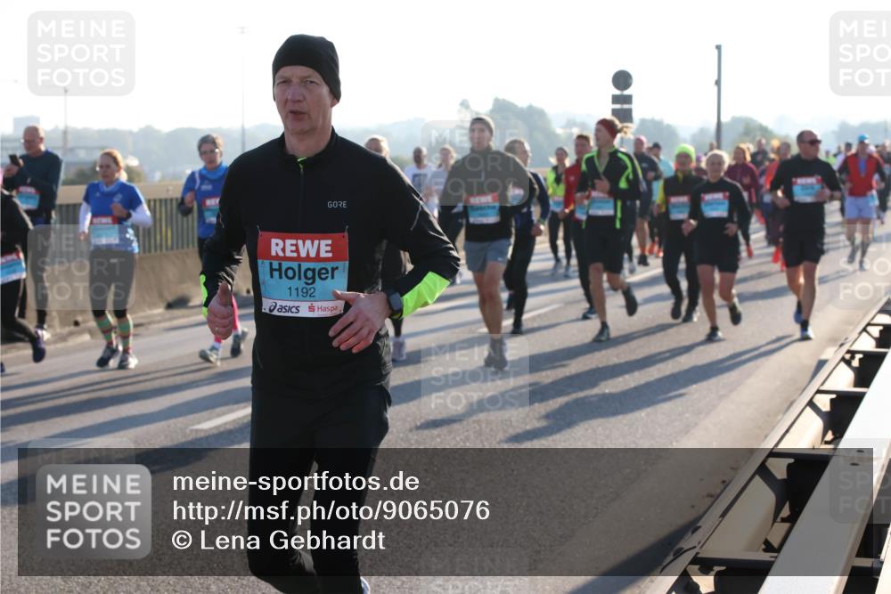 03.10.2025 - Köhlbrandbrückenlauf Lena Gebhardt http://msf.ph/oto/9065076 03.10.2025 09:22:13 Position 1 1192 meine-sportfotos.de